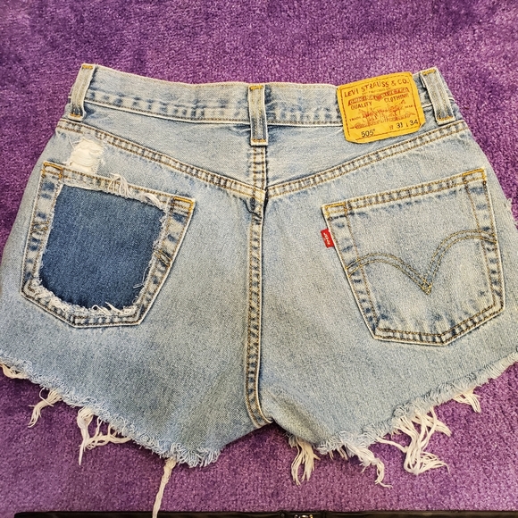 Vintage Levi's high rise distressed cutoff shorts - Picture 6 of 15